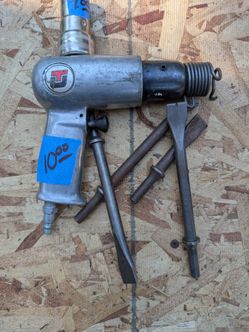 Air tool with accessories