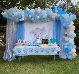 Balloon garland baby shower