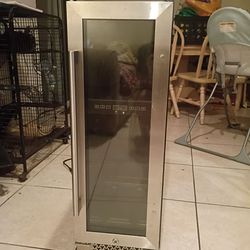 Yeego 12 bottle compressor Wine Cooler black
