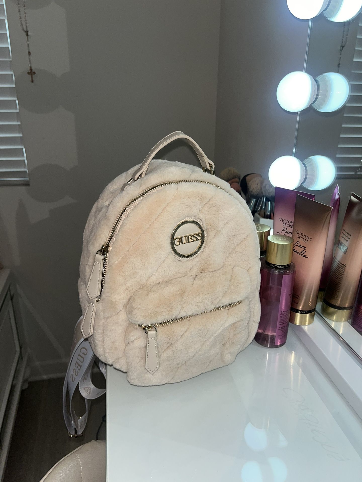GUESS BACKPACK