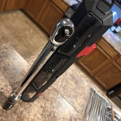 Husky 3/8” 100ft Lbs Torque Wrench & Deep Well Socket Set  New
