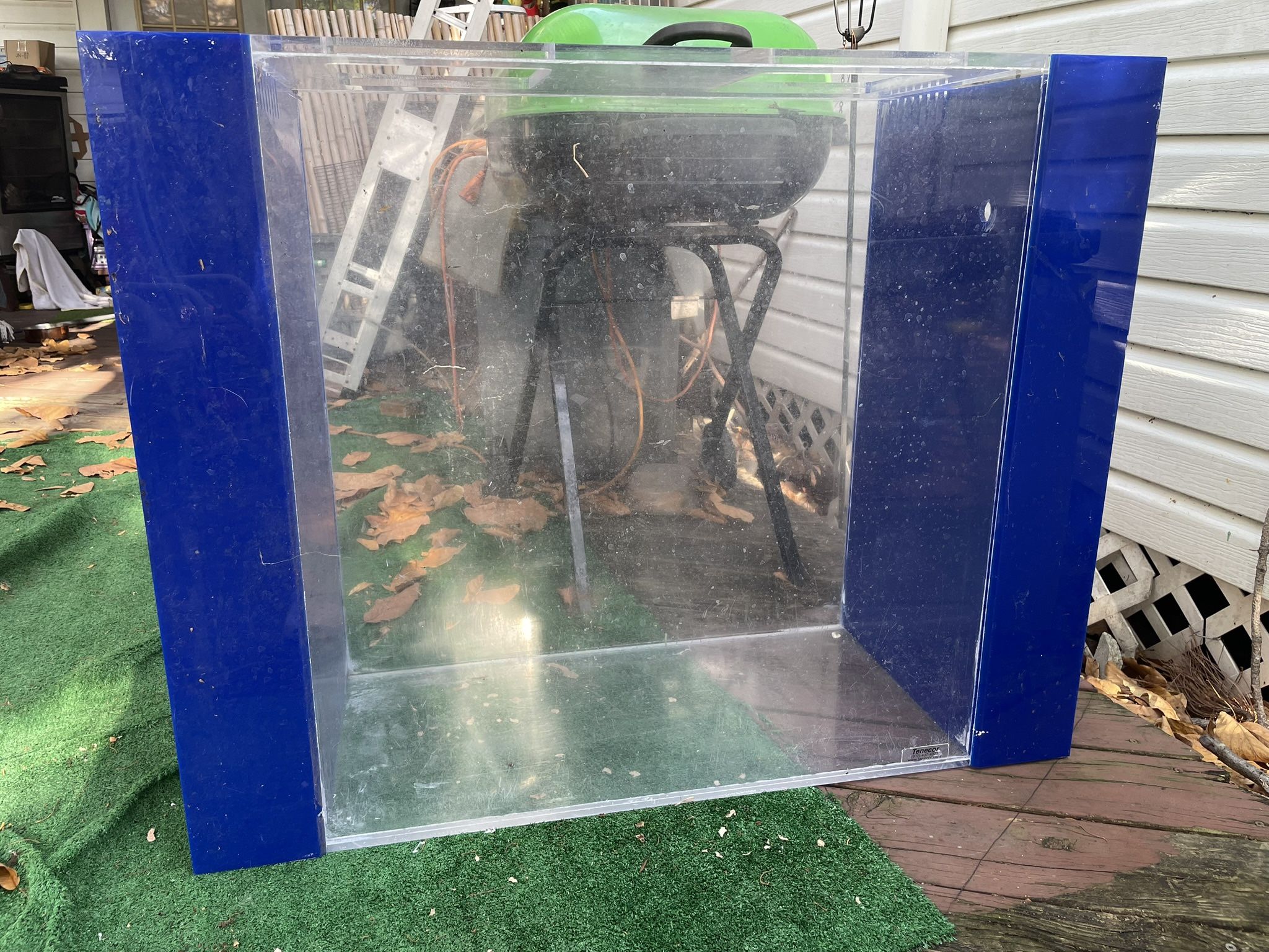 Acrylic Tank 65 Gallon