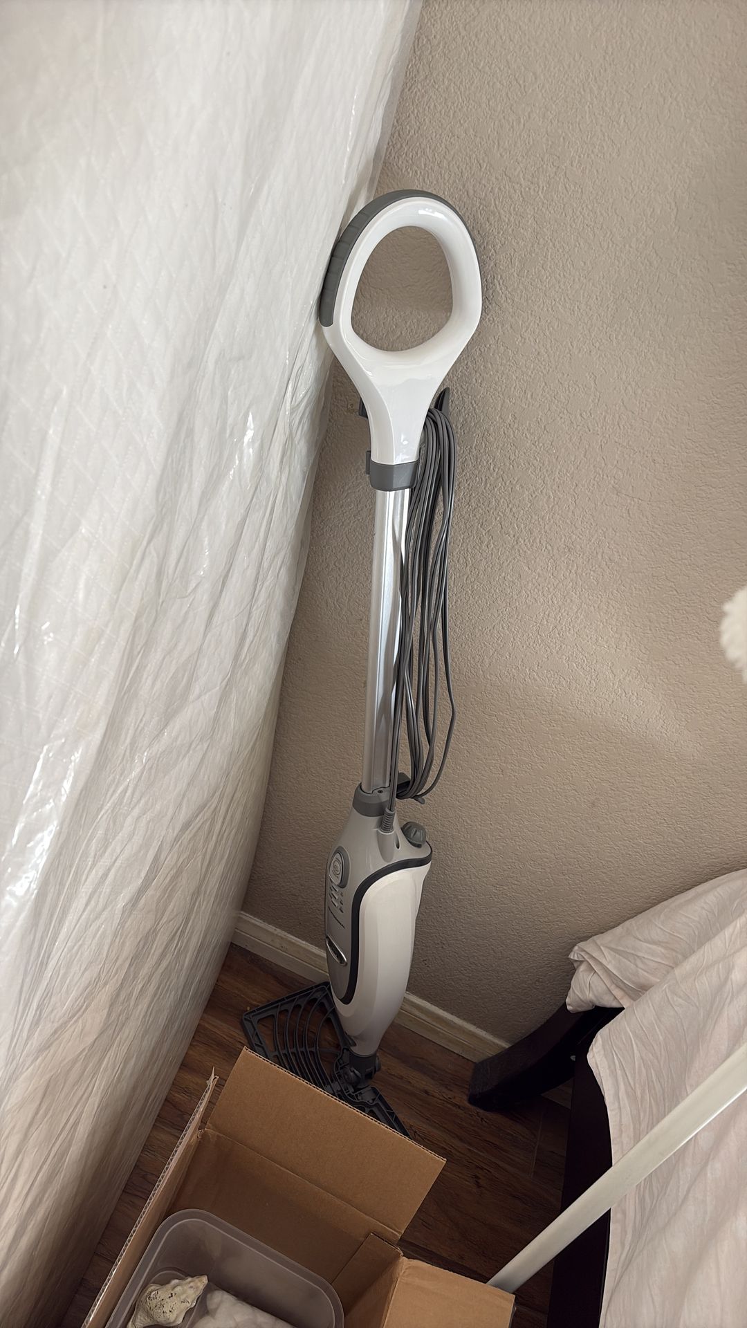 Shark professional steam proket mop S3601,only uses once