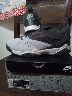 New size 10 Men's $80