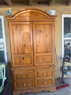 Wood cabinet