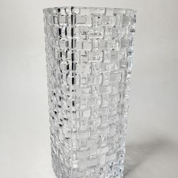 Nachtmann Crystal Bossa Nova Vase – 11” Tall Basketweave