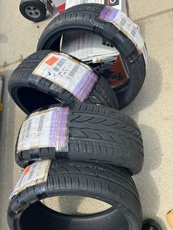 NEW Set of 4 Lion Sport 225/35R20 Tires – Never Used