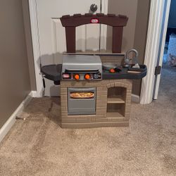 Little Tikes Outdoor Kitchen