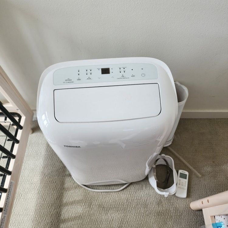 Toshiba 12k BTU portable Air Conditioner 