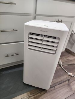 Portable AC 8000BTU and Accessories.