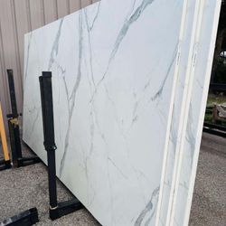 QUARTZ STONE SLABS SUPER JUMBO IN CALACATTA MARBLE 📏Each slabs cover  75.7 sq.ft, Thickness 3 cm 🔥Price $1149 per Slab🔥 