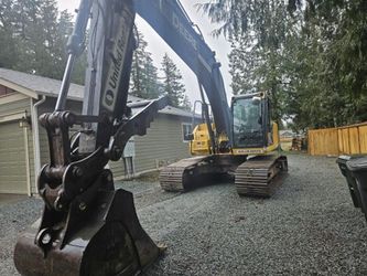 John Deere 210G LC (Excavator / Trackhoe)