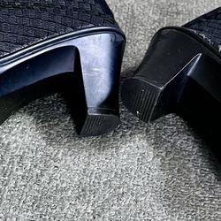 Black Woman’s Shoes Size 39 - US Size 8.5-9  By Bernie Mev 