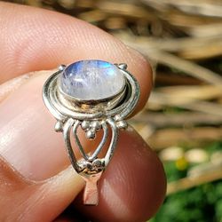 STERLING SILVER MOONSTONE RING SIZE 7.8