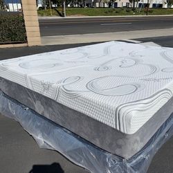 Queen Organic Cool Gel Memory Foam!!