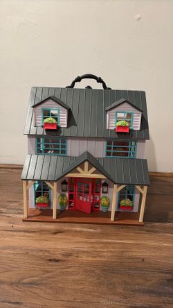 small 3 story doll house (with few accessories)