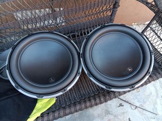 Jl audio 13w6 subwoofers in great condition . These are 13 inch not 12 r