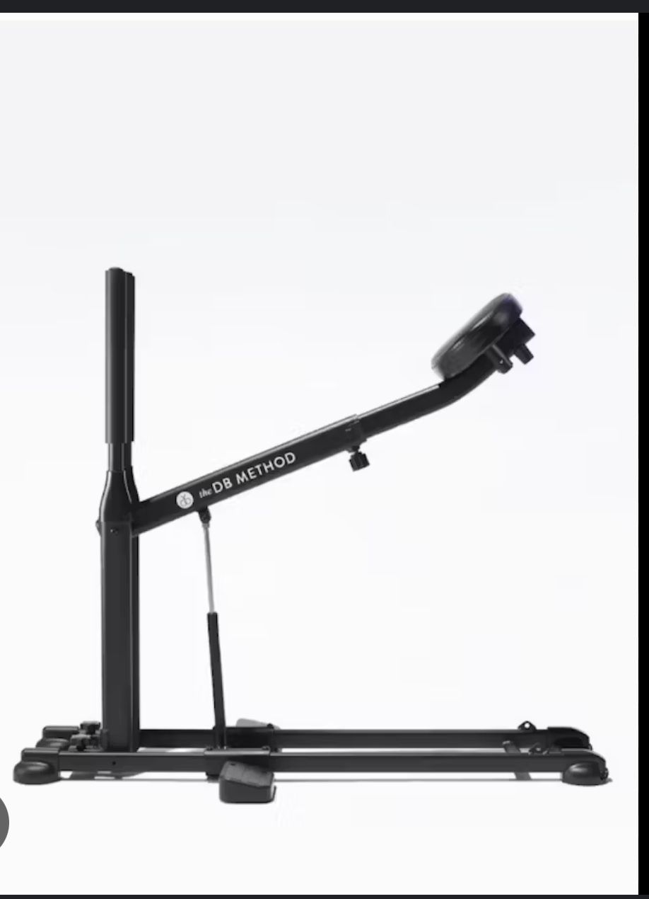 DB Method Squat Machine