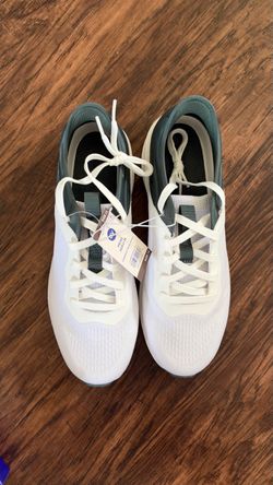 NEW Outdoor Voices Aero Men’s Sneakers – Size 13 – White/Green