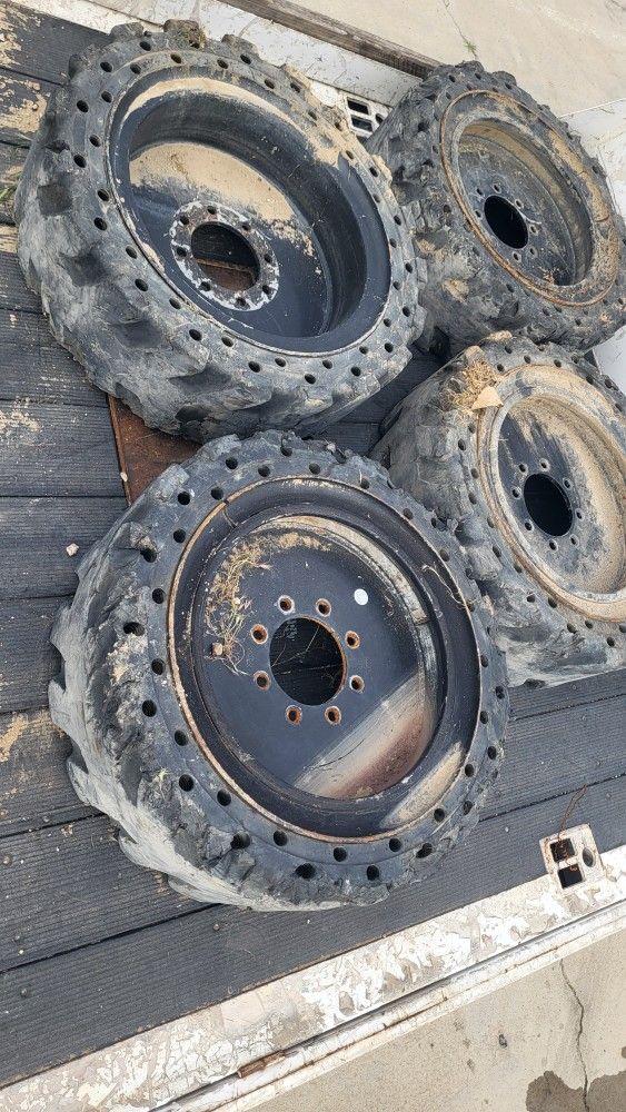 Bobcat Solid Tires