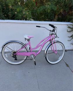 Schwinn Classic Seven Deluxe Roxie Cruiser