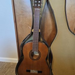 Vintage Yamaha Acoustic Guitar 