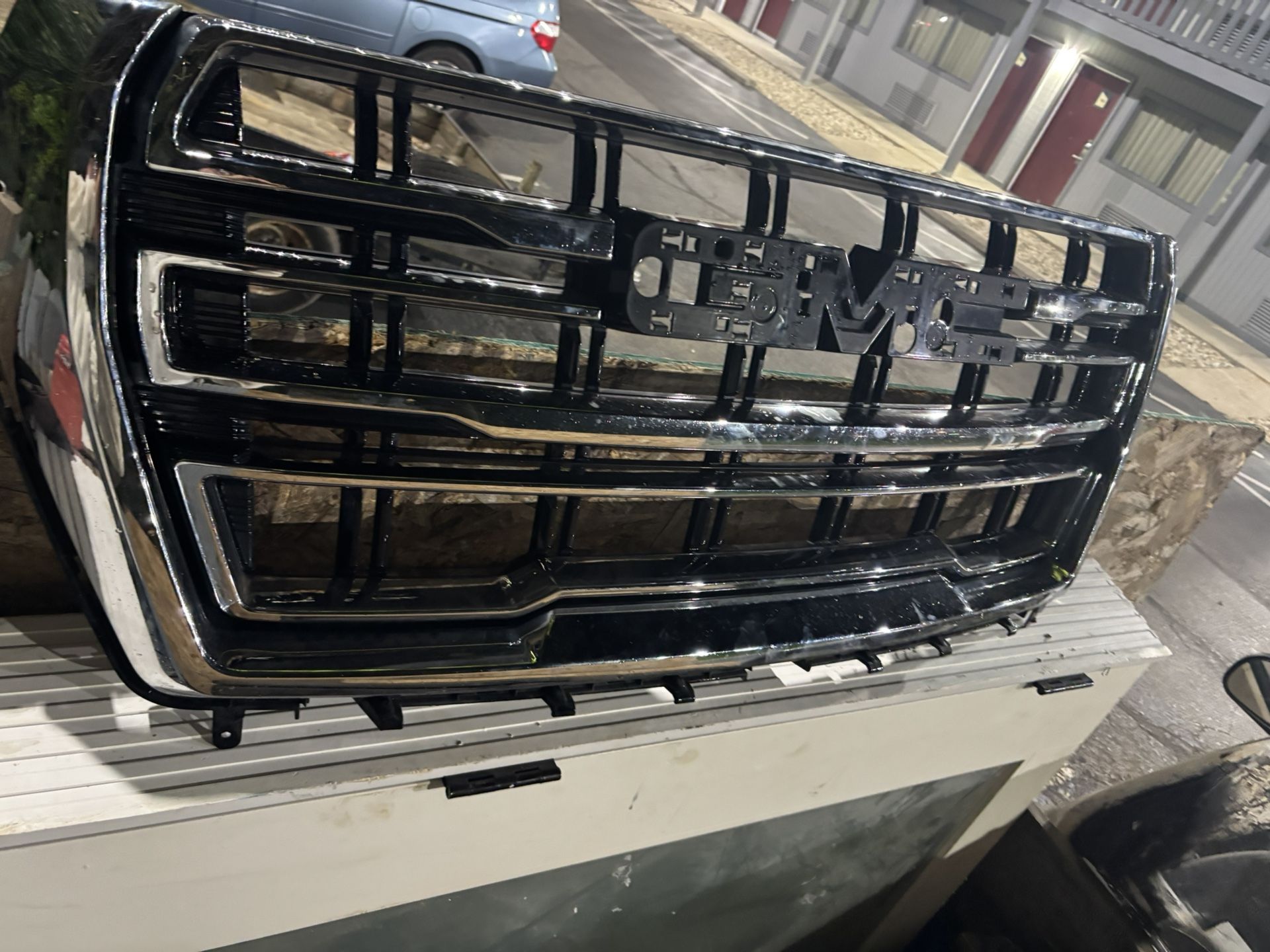 GMC Sierra 1500 replacement grill
