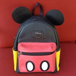 Mickey loungefly 