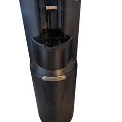 Cold And Hot Water Dispenser Located In Mesa 
