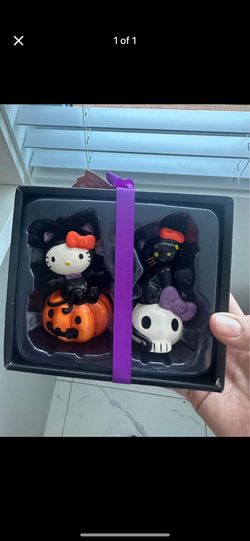 Hello Kitty Salt And Pepper Shakers 