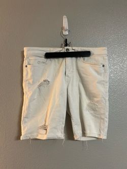 Men’s Express white distressed ripped denim Bermuda shorts slim size 33