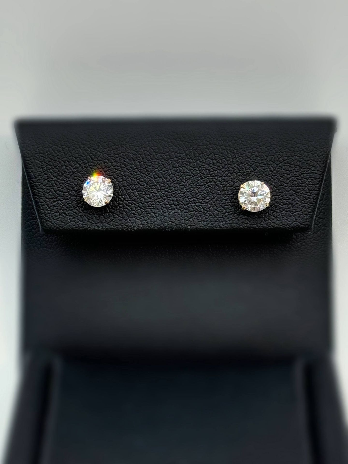 14k yellow gold 1CTW CZ stone studs earrings