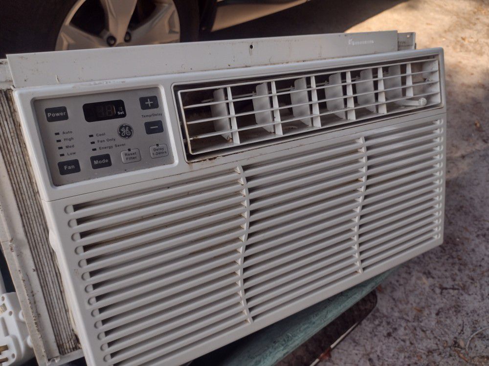 GE Air Conditioning Window Insert 8000 Btu