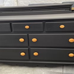 large 7 drawers vintage wood dresser grwat condition