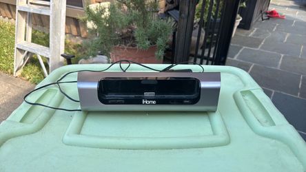 Used Ihome  ID8