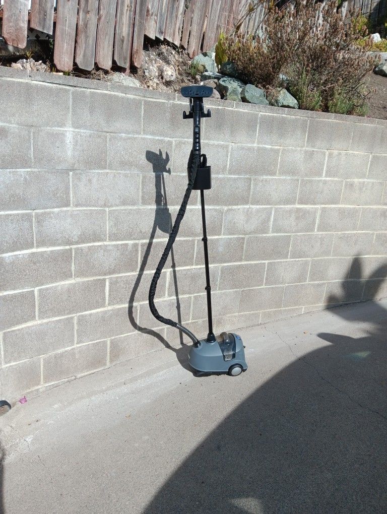 Small Steamer, Works Very Good