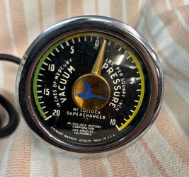 VINTAGE MC CULLOUGH SUPER CHARGER VACUUM GAUGE WITH BLUE DUCK (RARE!)