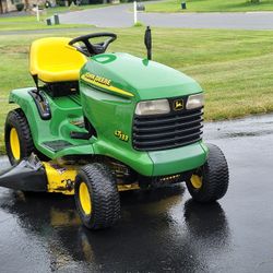 John Deere Lt133 Riding Mower