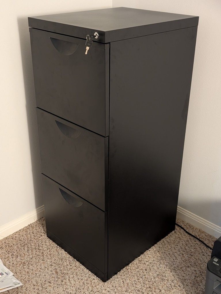 3-drawer File Cabinet (with key)