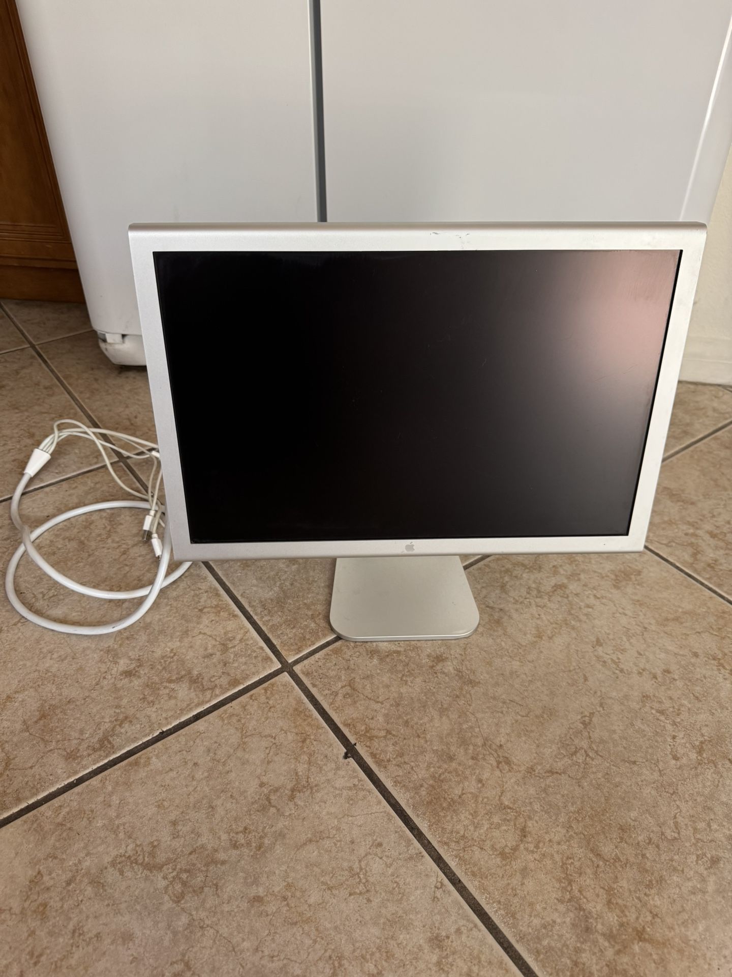 Apple A1081 20" Widescreen Cinema Display
