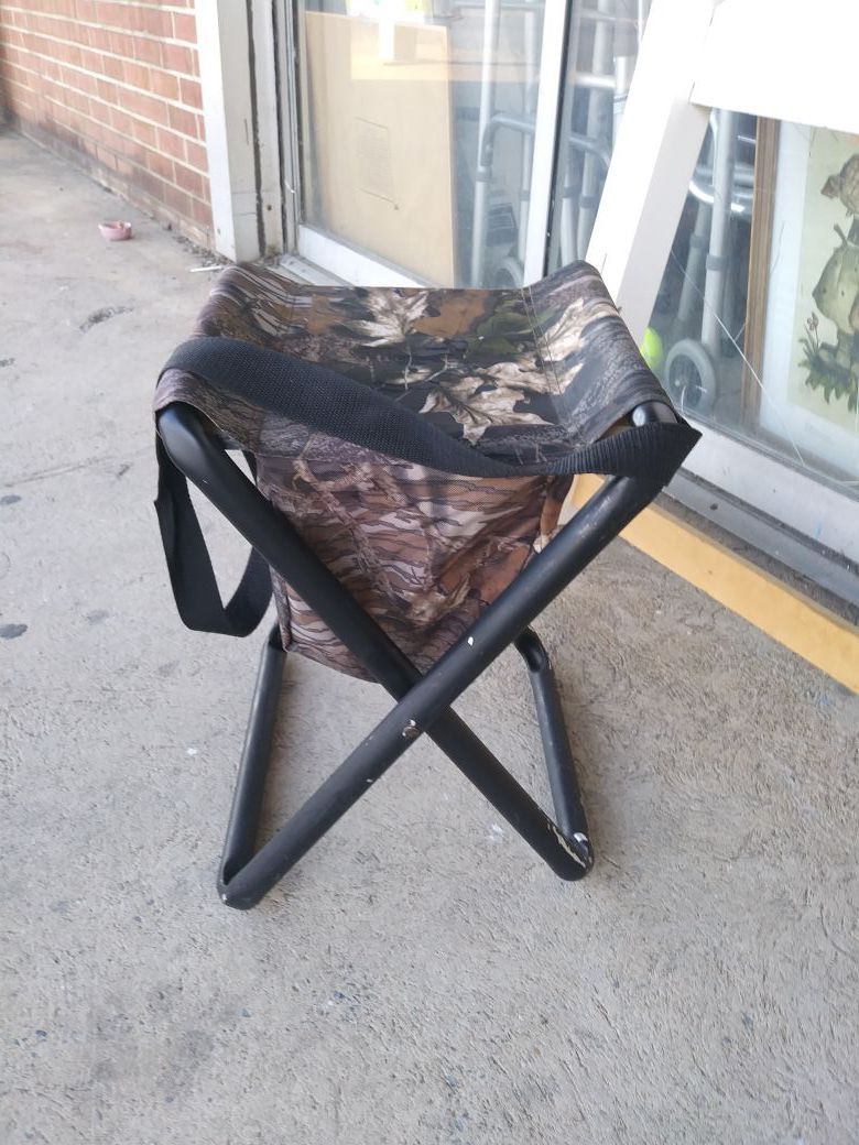 Hunting stool with storage