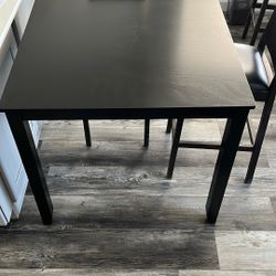 Bistro Table With 4 Stools