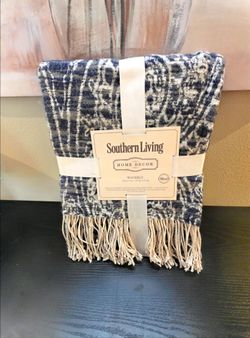 New Southern Living Waverly Throw Blanket