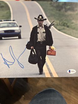 8x10 walking dead photo signed by Andrew Lincoln