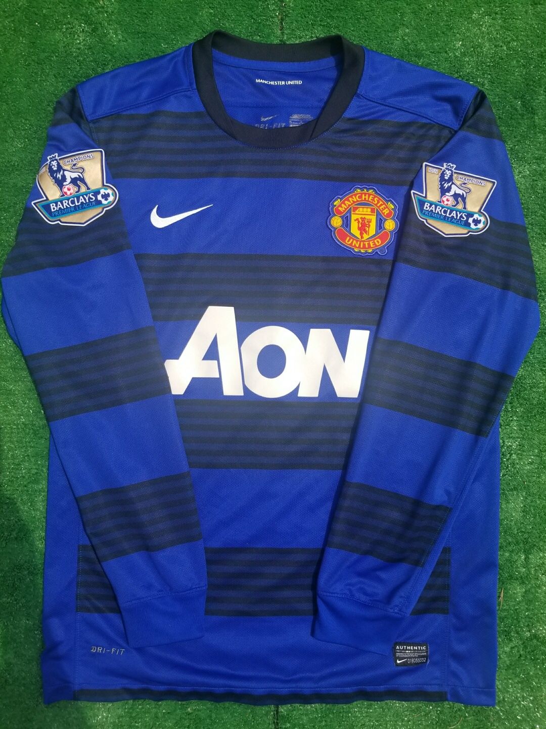 2011/12 Manchester United away long sleeve soccer jersey size M