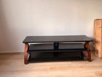 Entertainment center/ media console