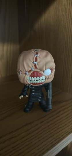 Nemesis & licker Funko pops
