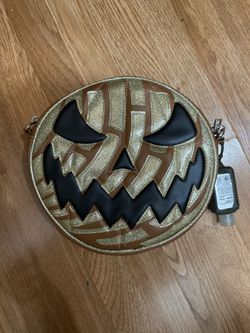 Love Pain Stitches Concha Bag