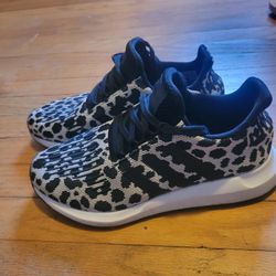 Adidas Women's Size 7
