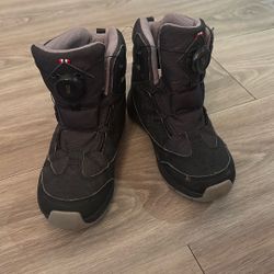 Viking Brand Kids Boots Size 33/ Us Size 1.5 Or 2